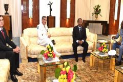 Biya meets with the Commander of French Forces in Gabon