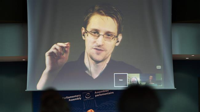 American intelligence claims Russia may hand over Snowden to US as gift