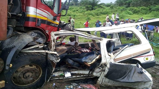 5 killed in French Cameroun road accident