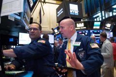 US stocks sink as Trump impeachment calls grow louder