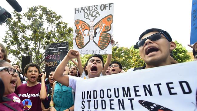 US: Trump holds the fate of 800,000 young immigrants in his hands