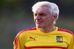 Broos makes mockery of La Republique “How can you detect good players on a pitch where the ball is bouncing everywhere?