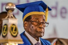 Zimbabwe: Ruling party calls on Mugabe to step down after military takeover