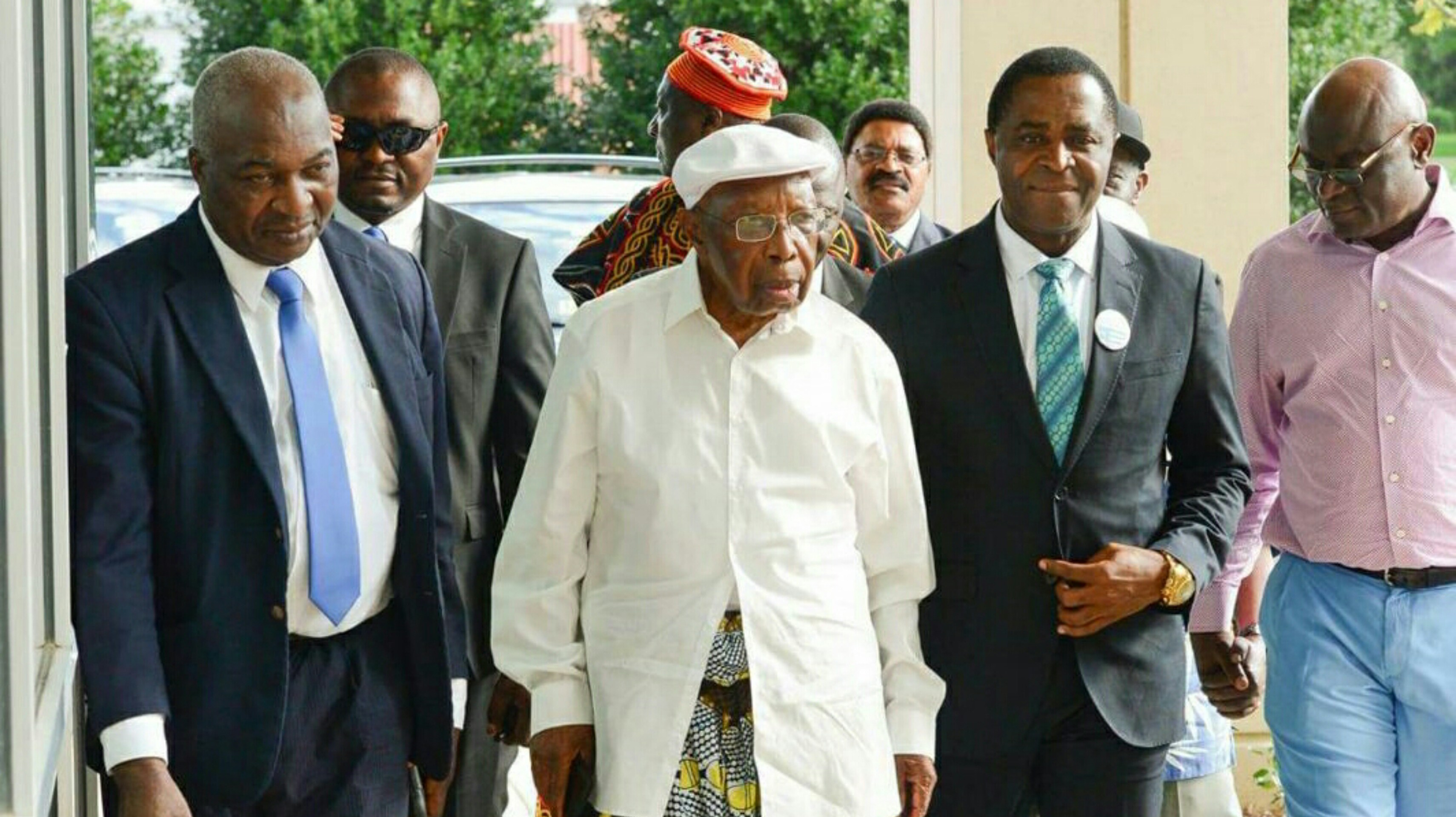 President Sisiku Ayuk Tabe’s tears a sign of Ambazonia respect for Mola Njoh Litumbe