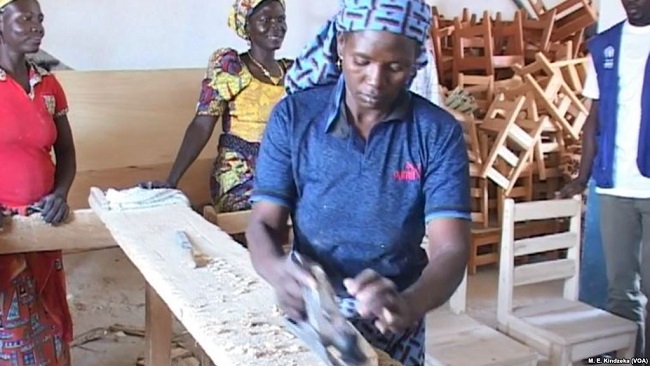Training Program Helps Nigerian Refugees in Cameroon