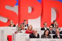 Bundes: SPD mulls ‘grand coalition’ with Merkel to offset crisis