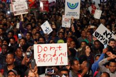 Israelis, African refugees protest Tel Aviv deporting, jailing of asylum seekers