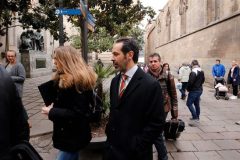 Catalan Spanish police raid Catalan govt. premises, arrest regional official