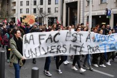 Students add to pressure on Macron amid rail strikes