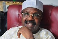 Biya leans on billionaire Baba Danpullo to restart talks with Tchiroma