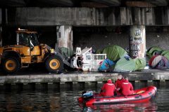 French police begin evacuation of refugee camp in Paris