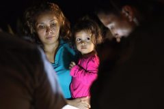 Confusion over fate of US child migrants separated from families