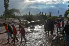 1000s of Kenyans go hungry after floods, aid agencies say