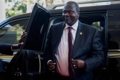 Rebel leader Riek Machar to be reinstated as South Sudan vice president