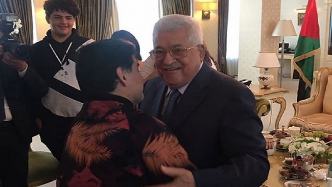 Diego Maradona meets Mahmoud Abbas, Says “I am Palestinian in my heart”