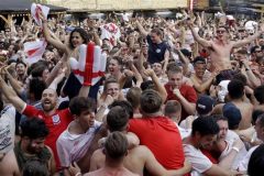 Russia 2018: UK police warn England World Cup fans after weekend’s ‘shocking behavior’