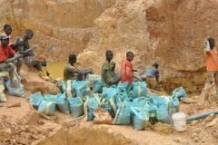 Australian miner threatens new claim against Cameroon