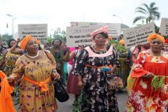 Southern Cameroons War: Women protest abuses