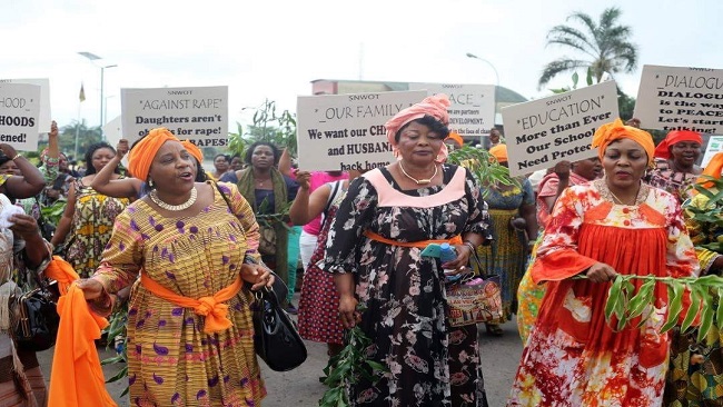 Southern Cameroons War: Women protest abuses
