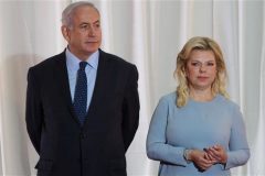 Israeli police recommend bribery charges against PM Netanyahu, wife