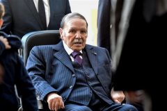 Algeria: President Bouteflika abandons re-election bid amid protests