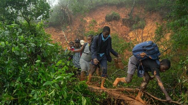 More than 100 dead after cyclone hits Mozambique, Zimbabwe
