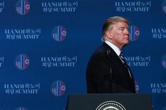 US: Trump blames Cohen hearing for failure of summit with Kim