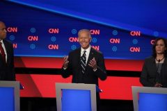 US: Trump’s 2020 Democratic rivals blame him for gun violence