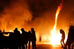 Spain: Street fires erupt in Barcelona in fourth day of Catalan protest
