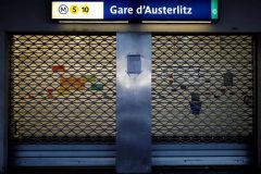 Strike deadlock continues as French government, unions trade barbs