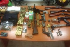 Mafia: Hundreds held in huge police raid on Italy’s ‘Ndrangheta