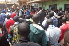 Southern Cameroons Crisis: Soldiers ask civilians to wear ruling party uniform at gunpoint