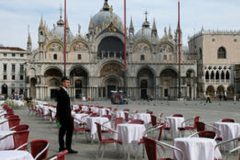 Italy coronavirus death toll jumps to 4,032 in largest spike in 24 hours