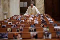 Priest in empty church Clerical abuse in Africa: Priest criticizes ‘taboo’ against reporting