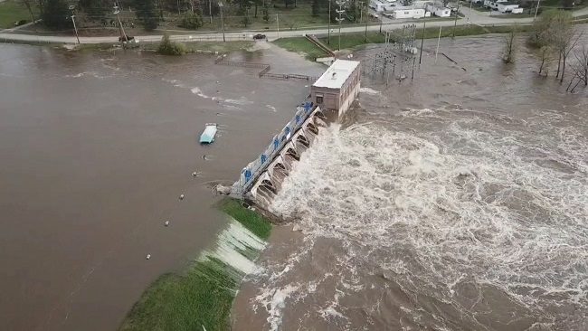 Two dams fail in US state of Michigan, thousands evacuated