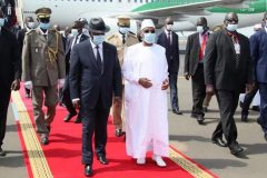 Mali: West African leaders plan extraordinary talks on Monday to end crisis