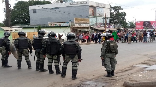 Biya’s continued stay in power: Repression of protests and attacks against the media must be investigated