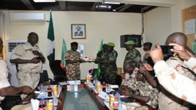 Boko Haram: Multinational Force Commander visits military region in Cameroon
