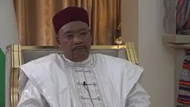 Niger’s outgoing president wins coveted Mo Ibrahim prize