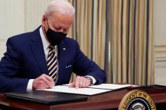 US: Biden to reinstate Covid-19 bans on travelers from UK, Brazil and much of Europe