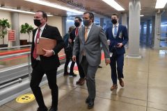 Disillusioned Republicans plan to form anti-Trump third party