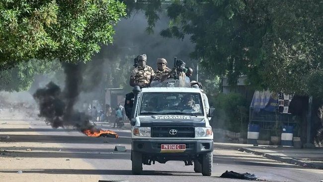 Chad army in fresh clashes with rebels, hundreds quizzed over protests