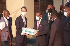 Sino Franco Cameroon 200,000-dose donation of Chinese-made jab arrives Yaoundé
