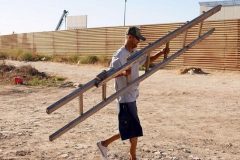 Trump’s wall US: Trump’s $15 billion border wall being easily defeated by $5 ladders