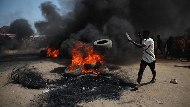 Abuja Nigeria: Protesters block Abuja highway after kidnapping surge