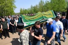 Russians mark day of mourning after school shooting