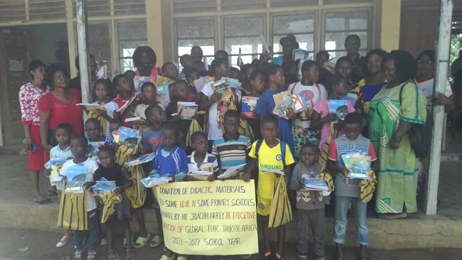 Southern Cameroons Crisis: Students in Mamfe receive school supplies from the Global Think Tank for Africa