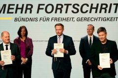 Es ist vollbracht: Incoming German government signs coalition agreement