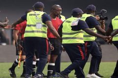 Africa Cup of Nations: Referee blows up 5 minutes early, gets VAR calls wrong, is escorted from the pitch in Limbe