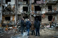 Ukraine army says Russian forces outside Kyiv as war enters second day